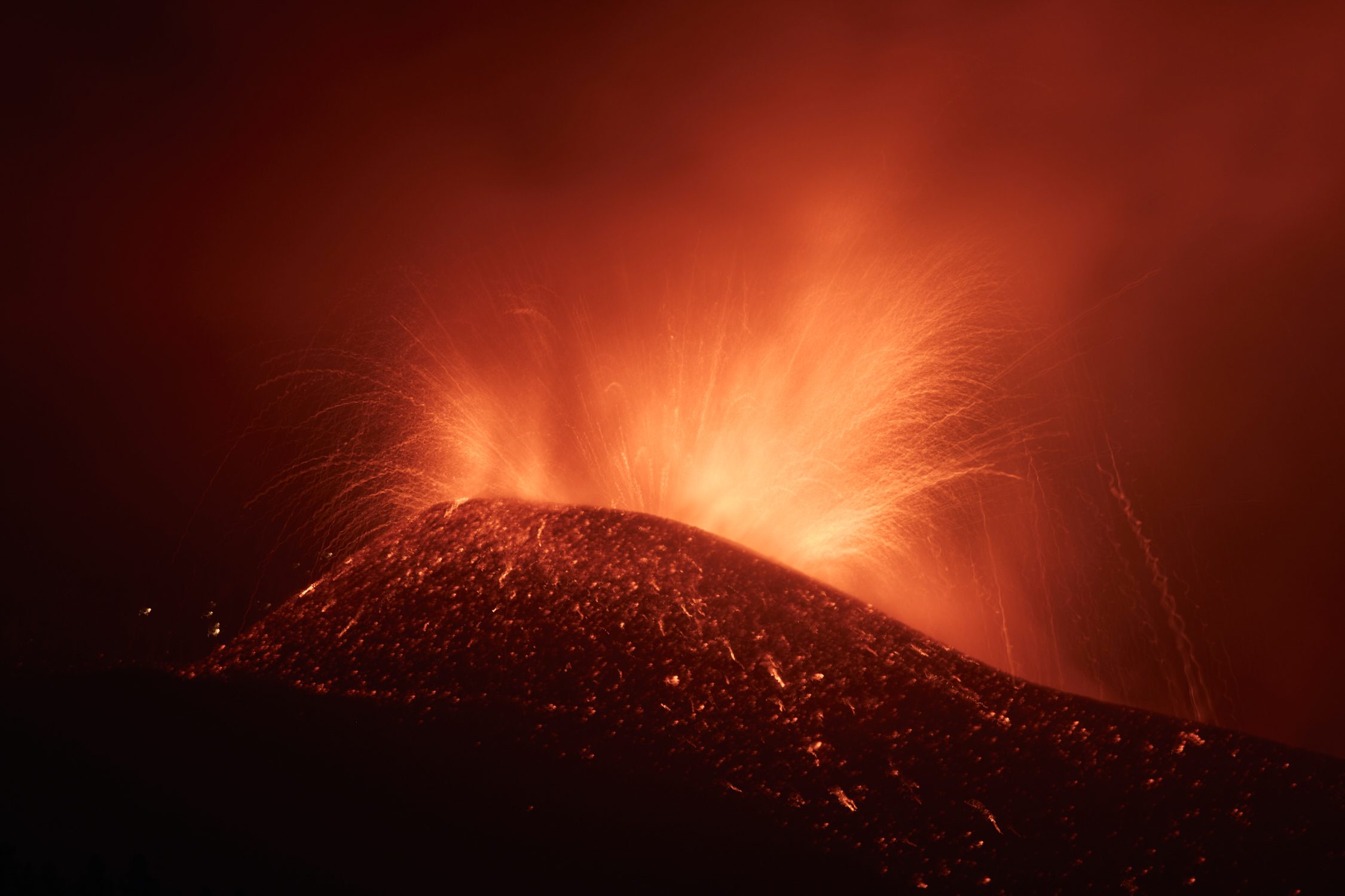 La Palma eruption scene 2