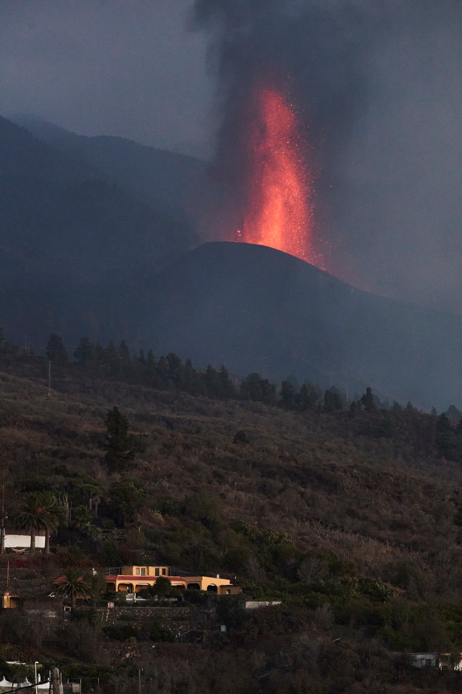 La Palma eruption scene 5